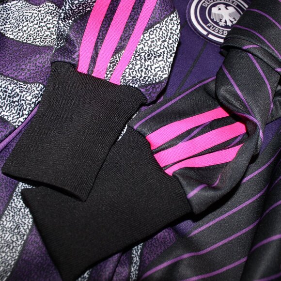 as new Adidas Germany 2022-23 Goalkeeper Icon Jersey very loose fit Men's Small - Picture 9 of 14